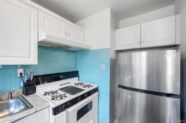 224-02 Stronghurst Avenue 208, Queens Village, NY 11427