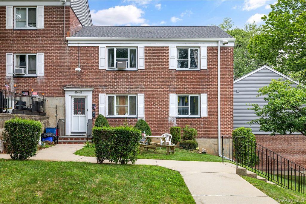 224-02 Stronghurst Avenue 208, Queens Village, NY 11427