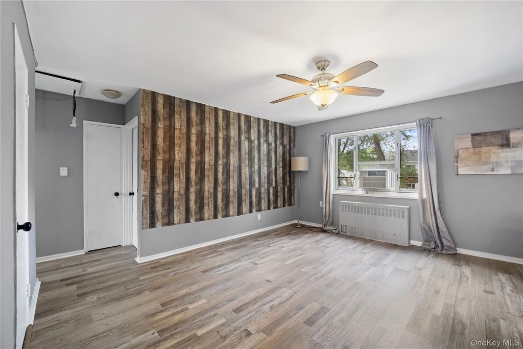 224-02 Stronghurst Avenue 208, Queens Village, NY 11427 — photo 3