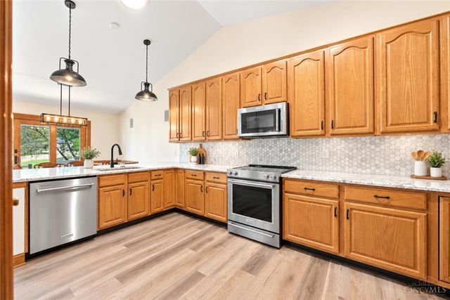 800 Autumn Court, Trenton, OH 45067
