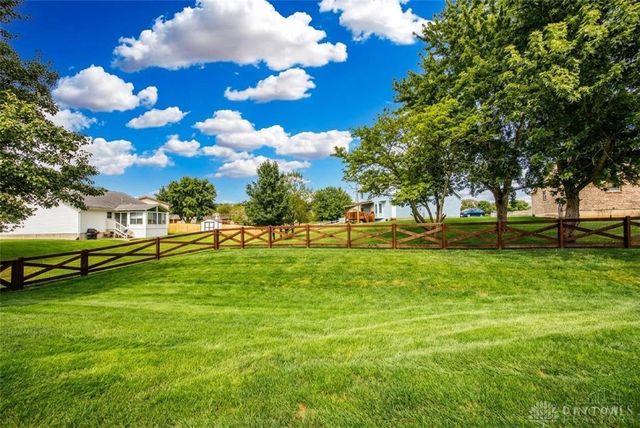 800 Autumn Court, Trenton, OH 45067