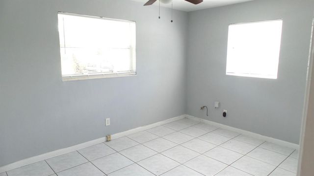 5227 SW 94th Avenue, Cooper City, FL 33328