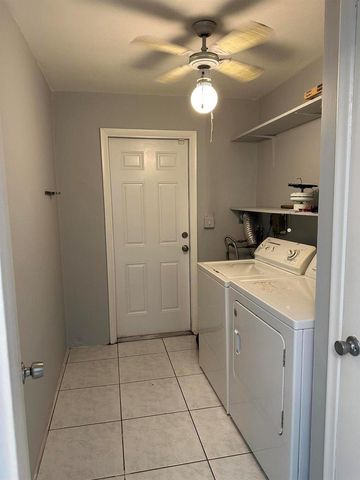 5227 SW 94th Avenue, Cooper City, FL 33328