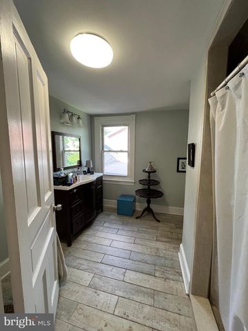 213 ARDMORE AVE, Ardmore, PA 19003