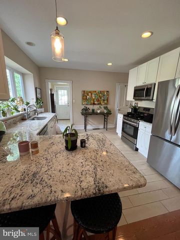 213 ARDMORE AVE, Ardmore, PA 19003