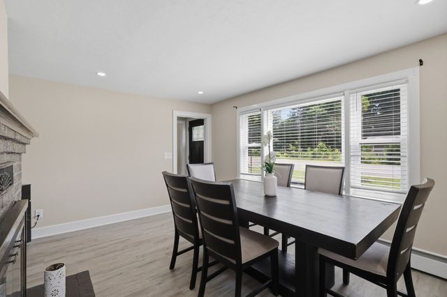 229 Whalom Rd, Lunenburg, MA 01462