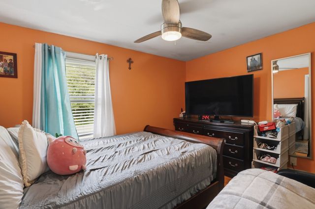 229 Whalom Rd, Lunenburg, MA 01462