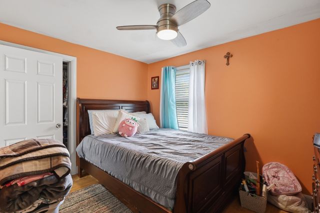 229 Whalom Rd, Lunenburg, MA 01462