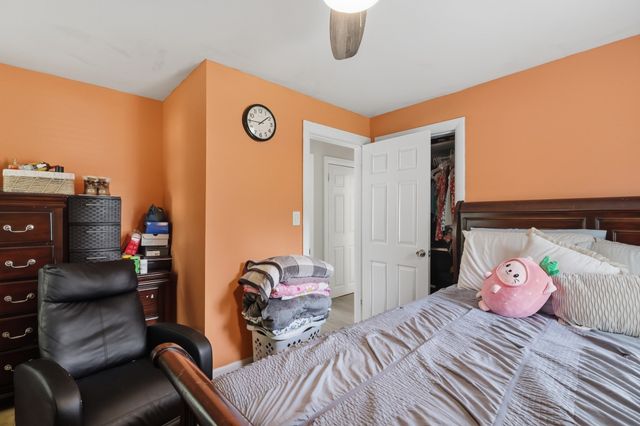 229 Whalom Rd, Lunenburg, MA 01462