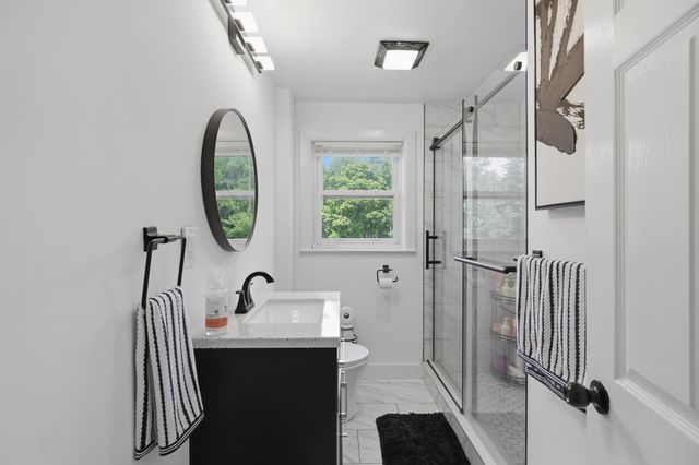 229 Whalom Rd, Lunenburg, MA 01462