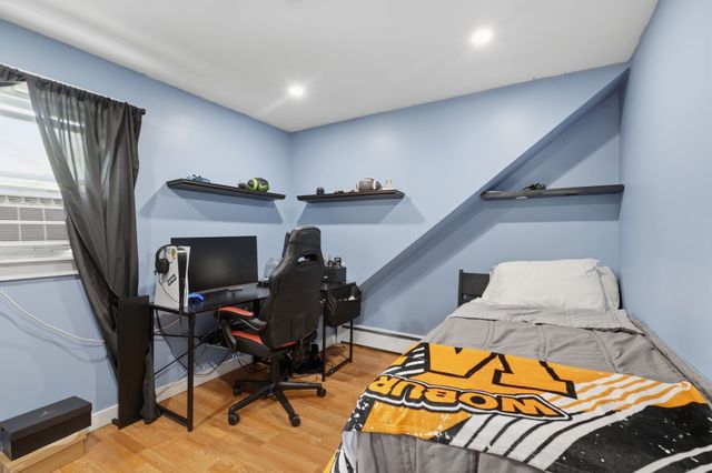229 Whalom Rd, Lunenburg, MA 01462