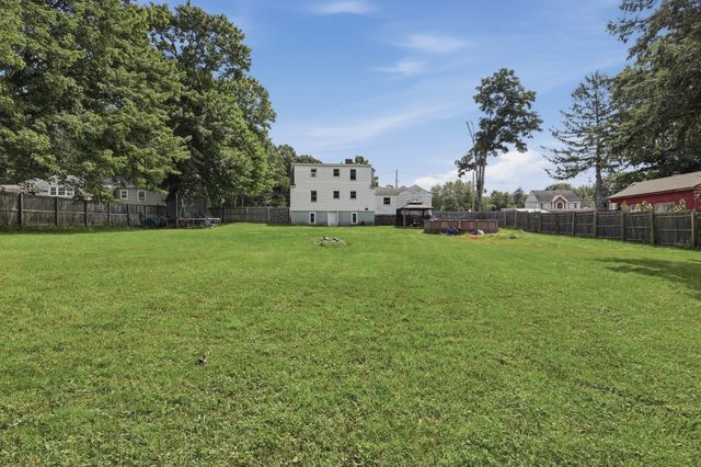 229 Whalom Rd, Lunenburg, MA 01462