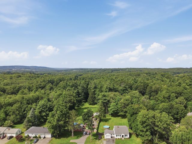 229 Whalom Rd, Lunenburg, MA 01462