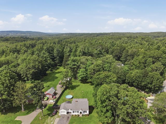 229 Whalom Rd, Lunenburg, MA 01462