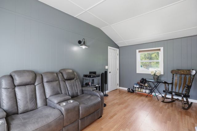 229 Whalom Rd, Lunenburg, MA 01462