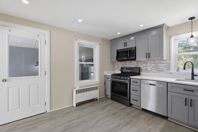 229 Whalom Rd, Lunenburg, MA 01462