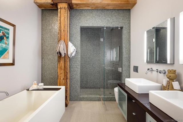 500 W Harbor 1601, San Diego, CA 92101