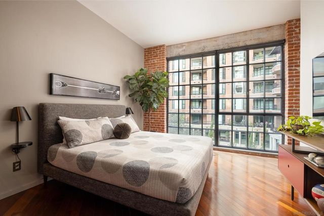 500 W Harbor 1601, San Diego, CA 92101