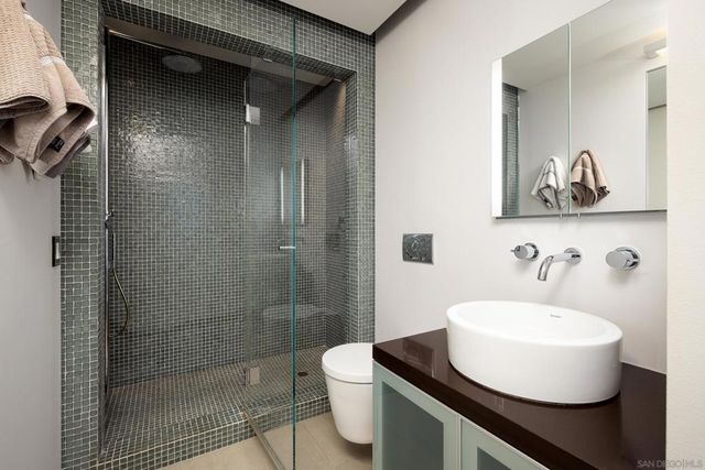 500 W Harbor 1601, San Diego, CA 92101