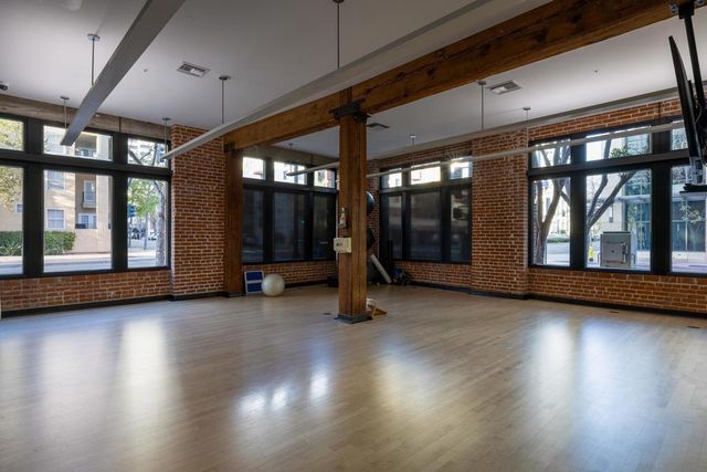 500 W Harbor 1601, San Diego, CA 92101