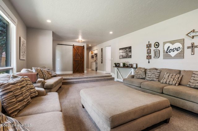 450 E MILES AVE, Hayden, ID 83835