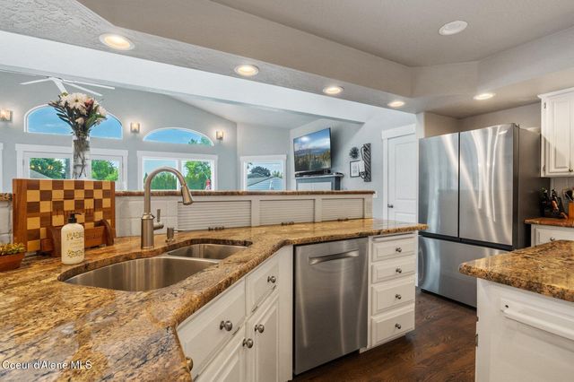 450 E MILES AVE, Hayden, ID 83835