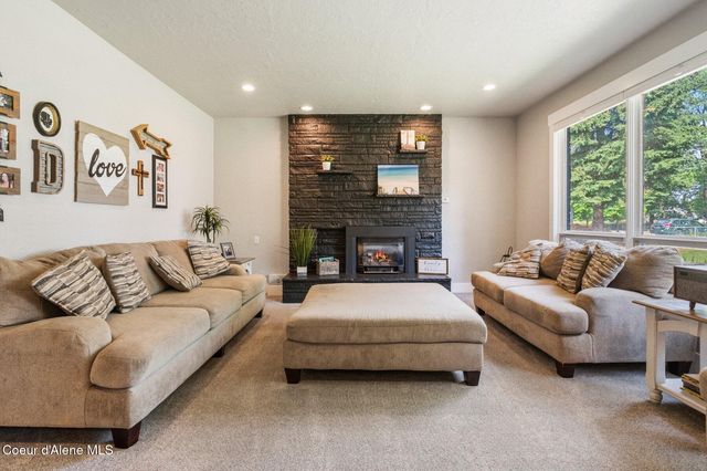 450 E MILES AVE, Hayden, ID 83835