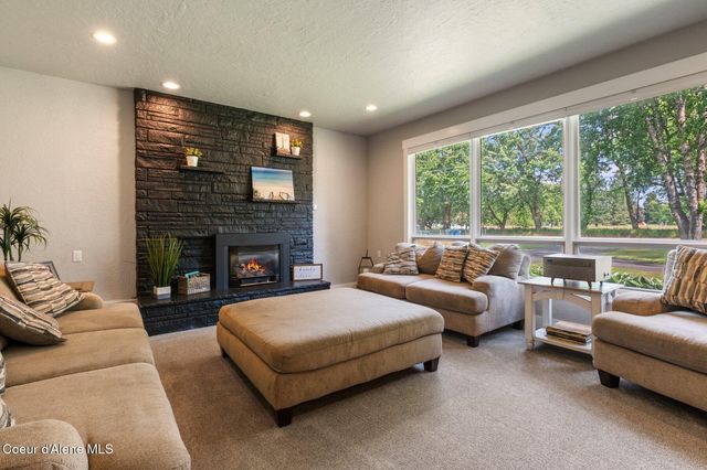 450 E MILES AVE, Hayden, ID 83835