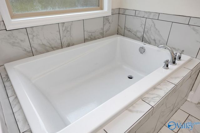 141 Slade Thomas Drive, Meridianville, AL 35759