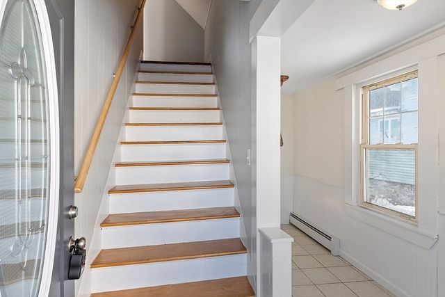 88 Baker St, Gardner, MA 01440