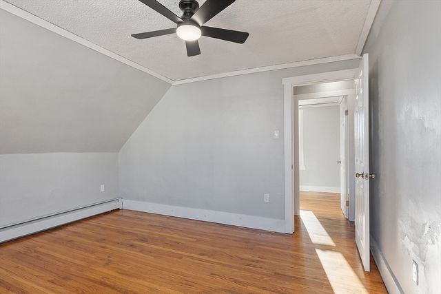 88 Baker St, Gardner, MA 01440