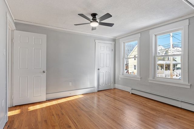 88 Baker St, Gardner, MA 01440