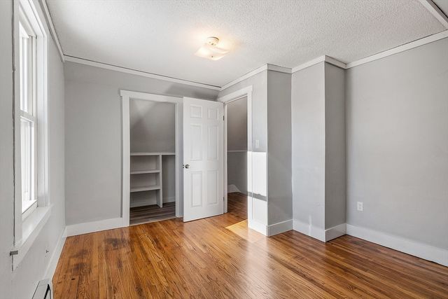 88 Baker St, Gardner, MA 01440