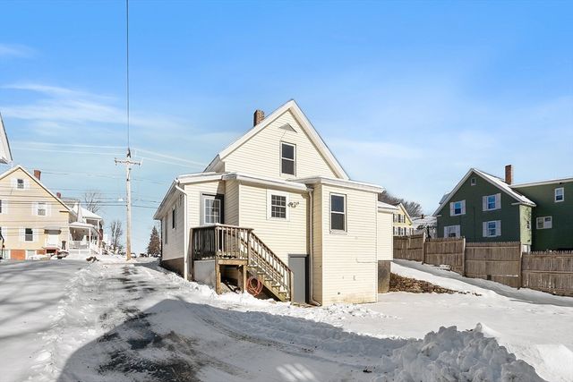 88 Baker St, Gardner, MA 01440