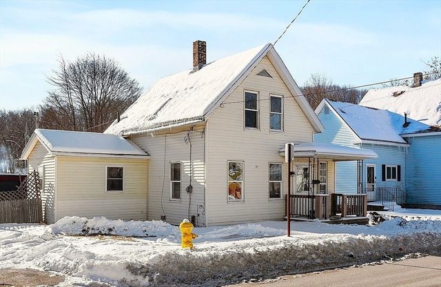 88 Baker St, Gardner, MA 01440