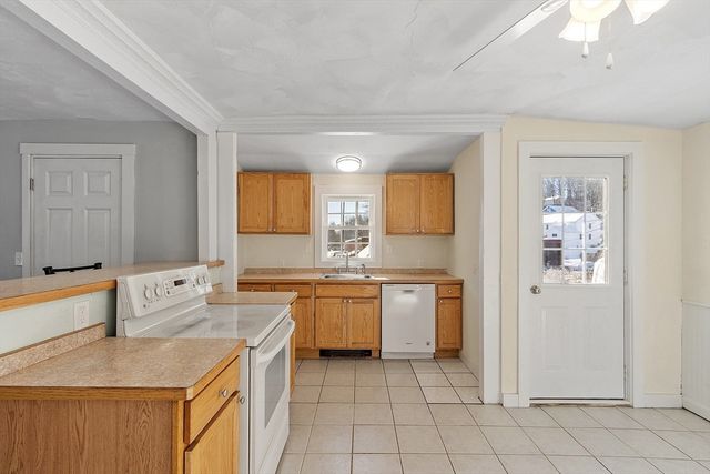 88 Baker St, Gardner, MA 01440