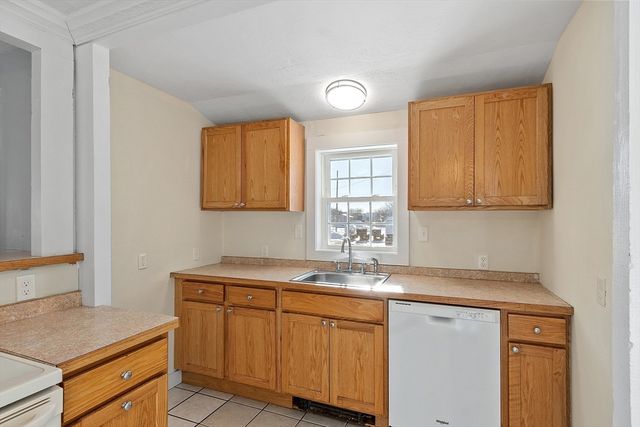 88 Baker St, Gardner, MA 01440