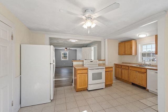 88 Baker St, Gardner, MA 01440