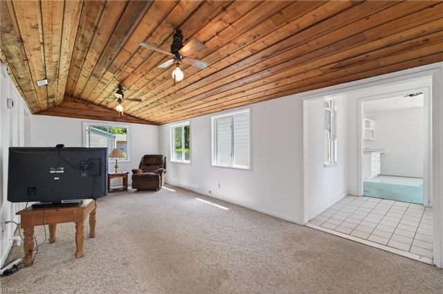 216 Deerfield BLVD, Hampton, VA 23666