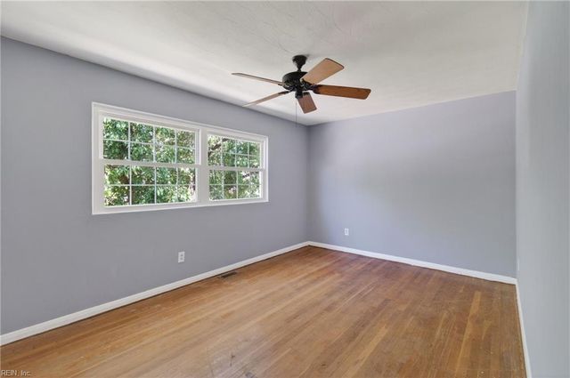 216 Deerfield BLVD, Hampton, VA 23666