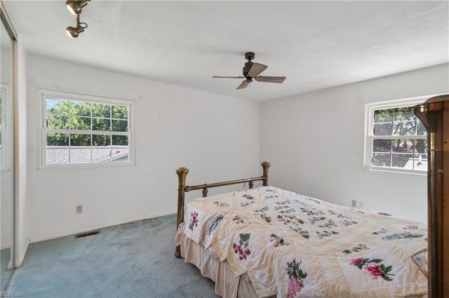 216 Deerfield BLVD, Hampton, VA 23666