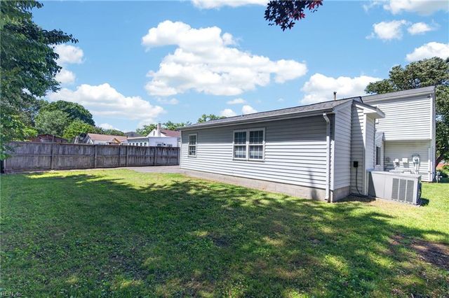 216 Deerfield BLVD, Hampton, VA 23666