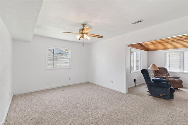 216 Deerfield BLVD, Hampton, VA 23666