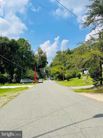 1701 LEE RD, Fort Washington, MD 20744