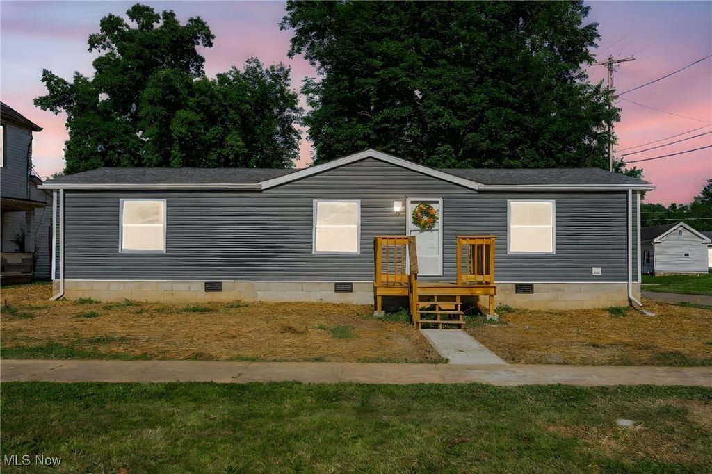 860 Moxahala Avenue, Zanesville, OH 43701