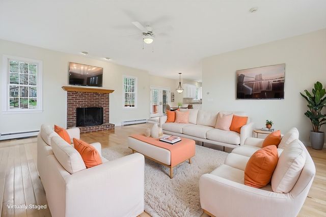 9 Hunter Lane, Medway, MA 02053