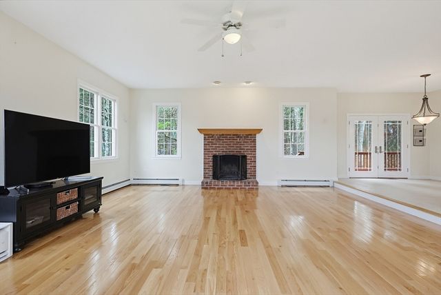 9 Hunter Lane, Medway, MA 02053