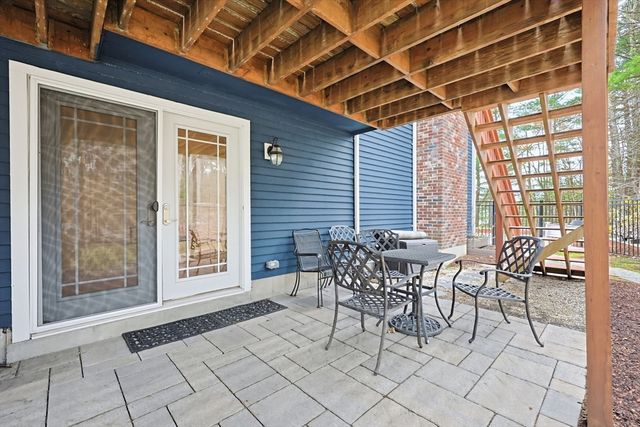 9 Hunter Lane, Medway, MA 02053