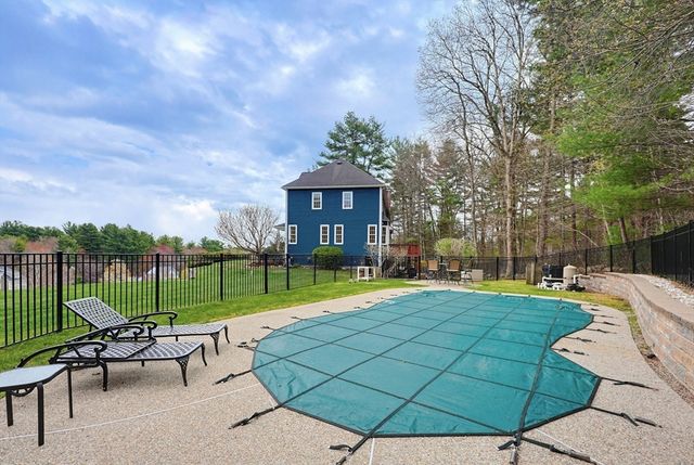 9 Hunter Lane, Medway, MA 02053