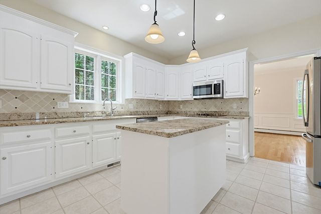 9 Hunter Lane, Medway, MA 02053